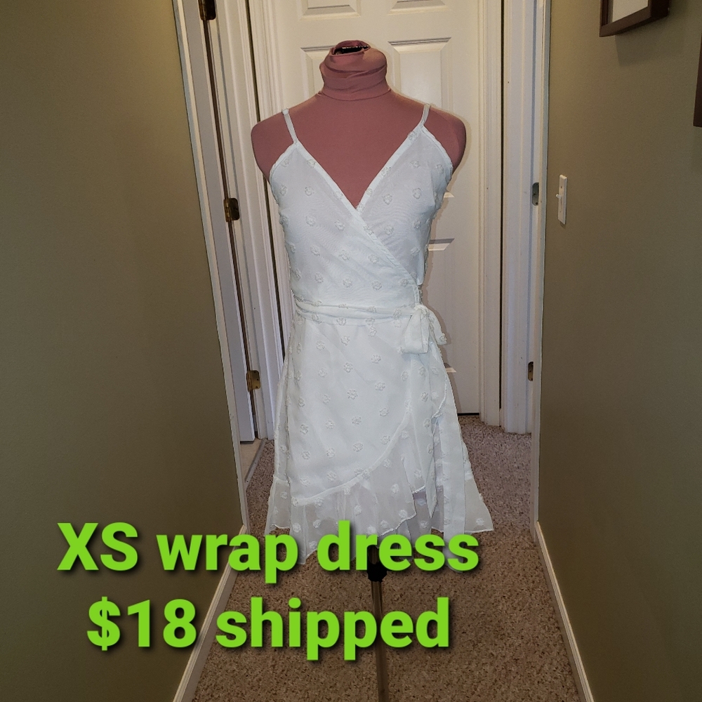 XS White wrap dress